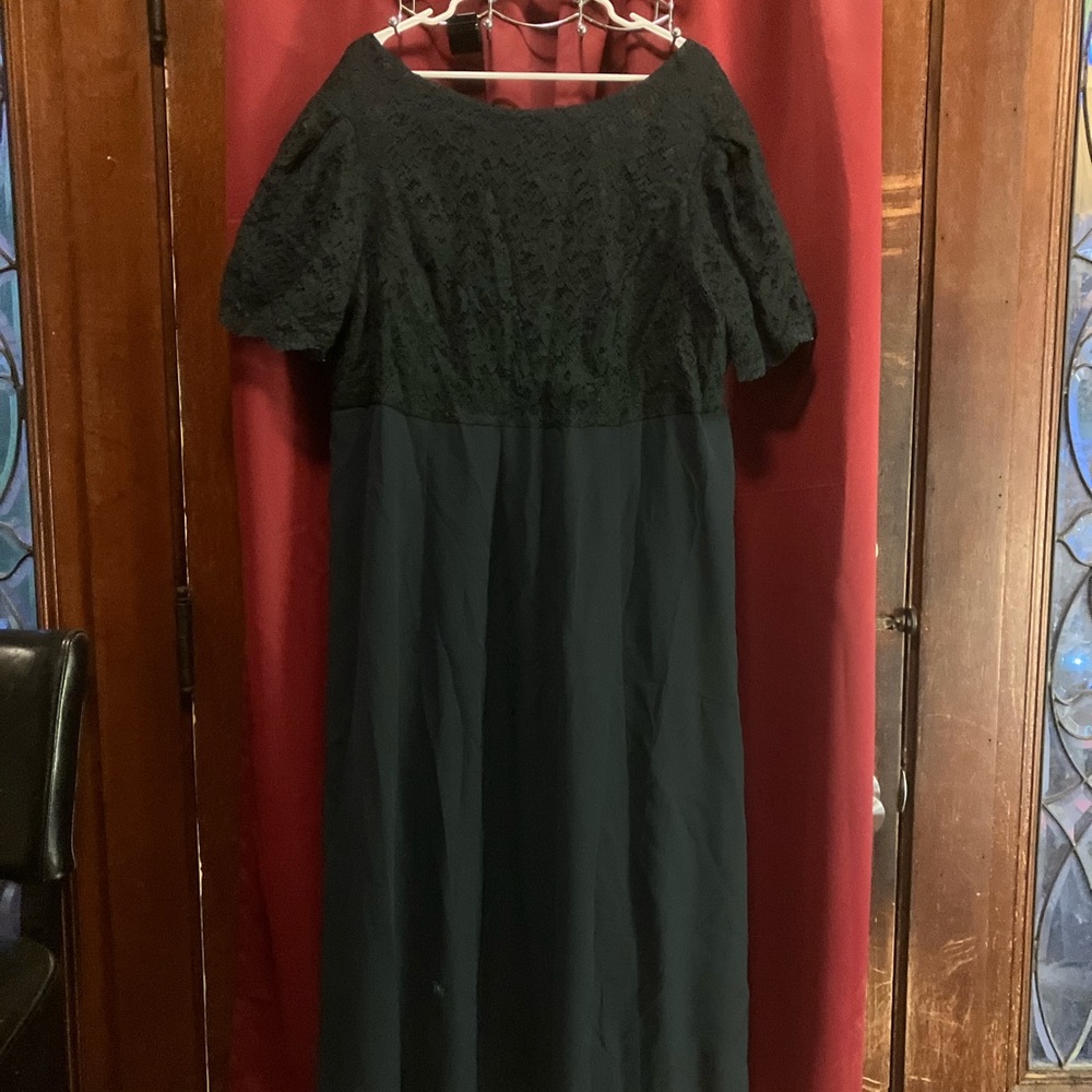 Elegant Green Lace Dress